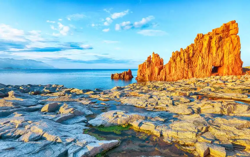 Die roten Felsen von Arbatax auf Sardinien