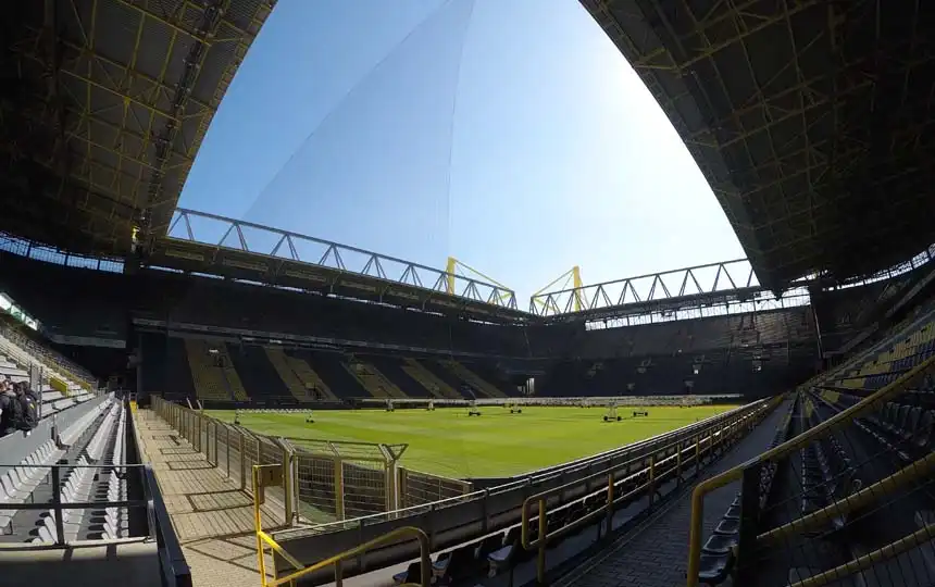 Signal Iduna Park Fu&szlig;ballstadion in Dortmund