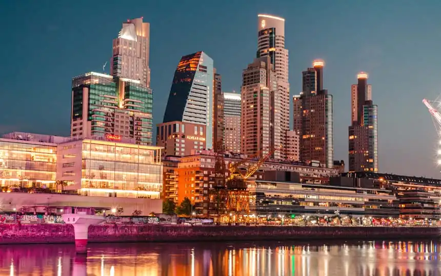 Puerto Madero in Buenos Aires bei Nacht