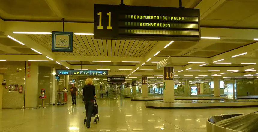 Gepäckhalle am Flughafen Palma de Mallorca, Spanien