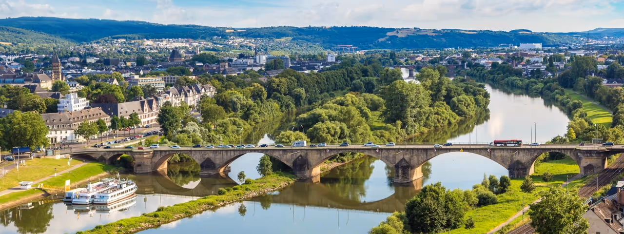 adac autovermietung trier stadt panorama fotolia 133014622