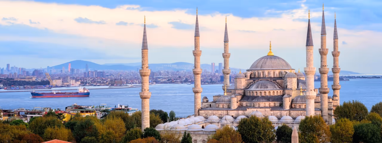 istanbul türkei blaue moschee panorma fotolia 125712112