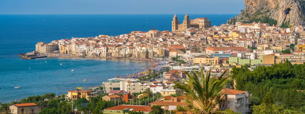 cefalu italien sizilien fotolia 226391314