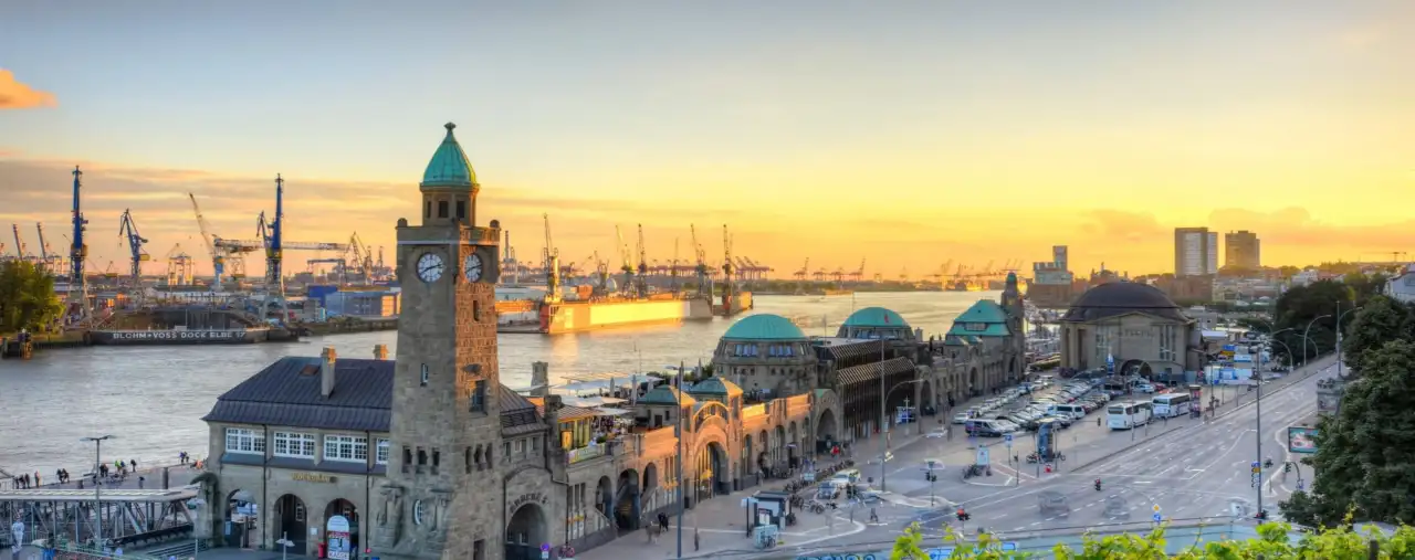 Landungsbrücken in Hamburg