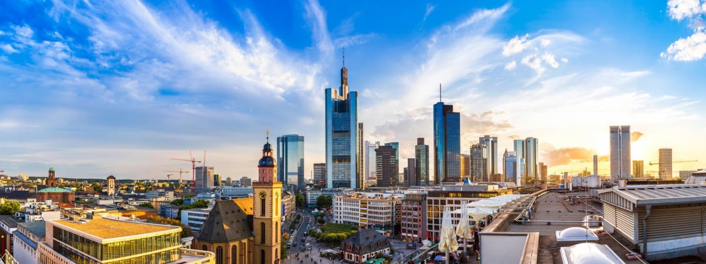 adac autovermietung frankfurt stadt panorama fotolia 103101431