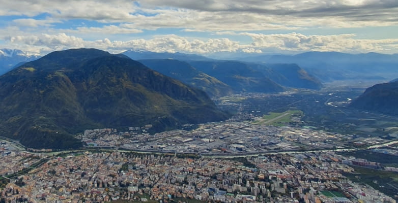 Panoramablick auf Bozen in Südtirol