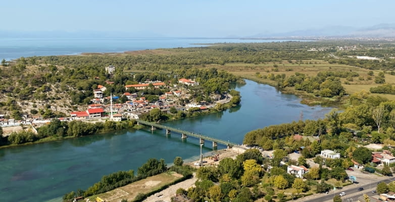 Panoramablick auf Shkodra (Shkoder) in Albanien